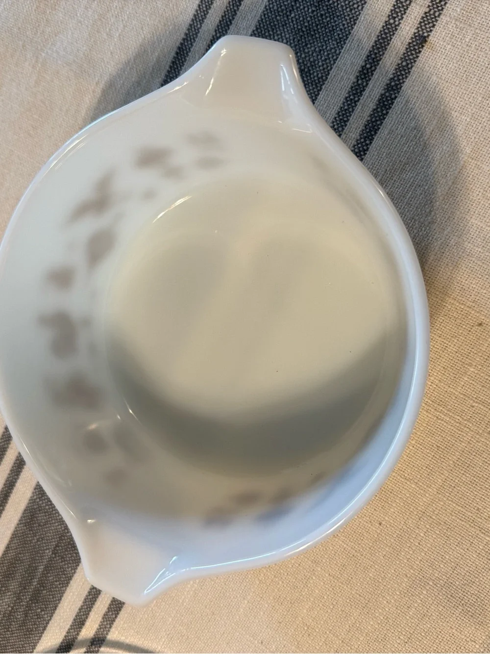 Vintage Pyrex Early American, 3/4 quart, covered baking dish, white with brown